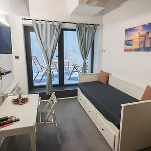hi-bp-peaceful-basement-apartment-with-terrace.inbudapesthotels.com/