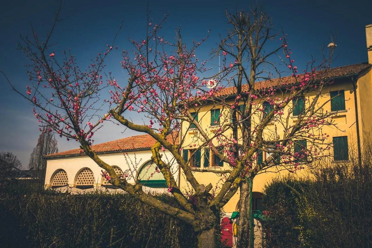 Le Vigne Morosina contacts